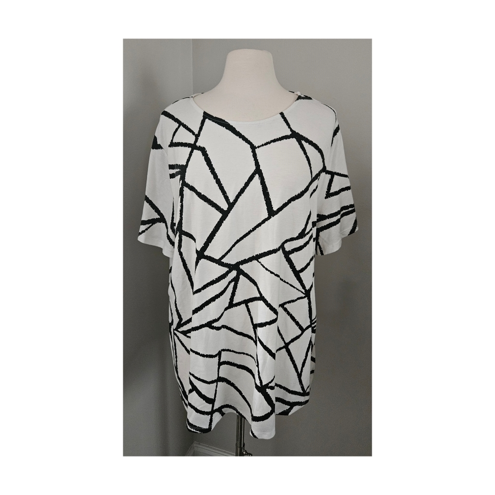 NTouch Geometric Print Black White Top 2X
